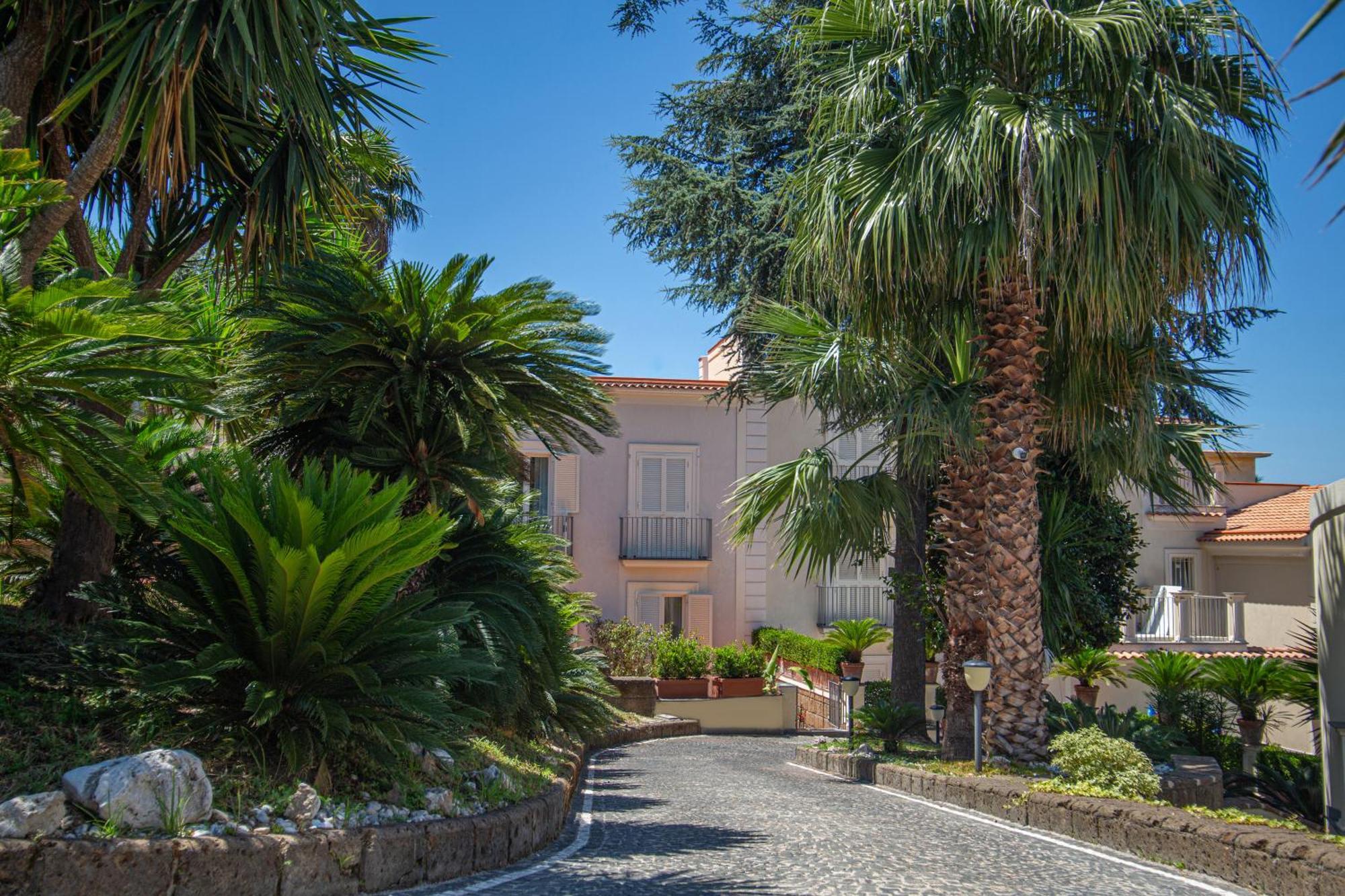 Forever Luxury Rooms Castellammare di Stabia Bagian luar foto