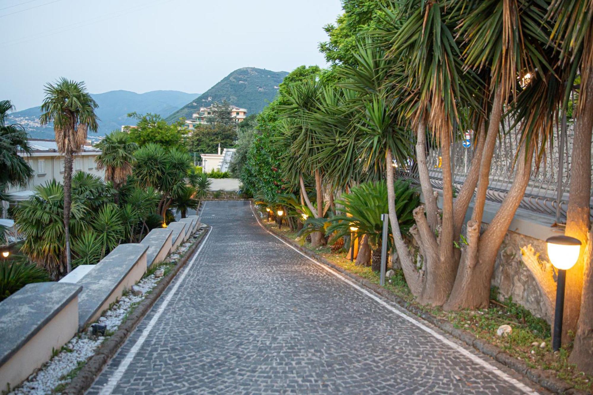 Forever Luxury Rooms Castellammare di Stabia Bagian luar foto